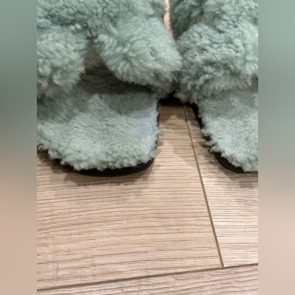 SOLDDDDHermes oran in light green shearling size 39. - Picture 4 of 10